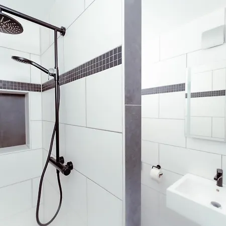 Restaurant Und Alberthafen בית הארחה