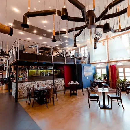 Restaurant Und Alberthafen בית הארחה