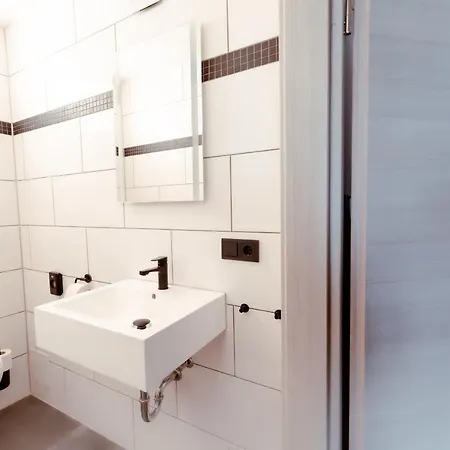 בית הארחה Restaurant Und Alberthafen